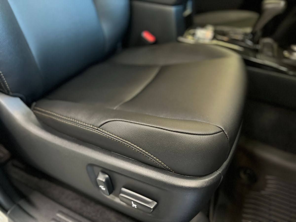 2023 4runner 40 anniv leather seat