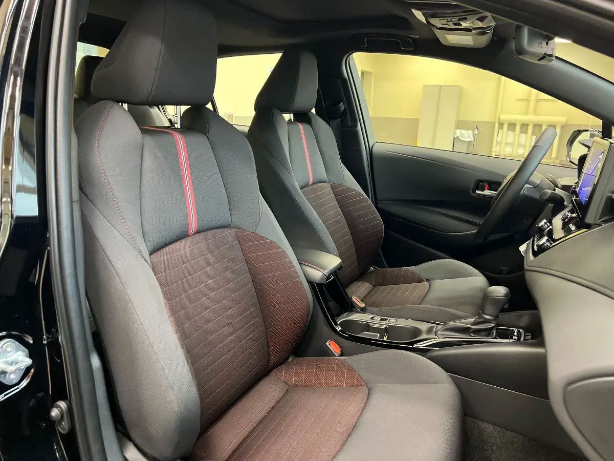 2023 corolla hybrid se AWD front fabric seats