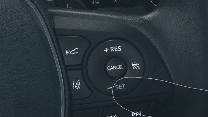 cruise control buttons on steering wheel